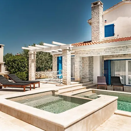 Torre Iii * Tar-Vabriga