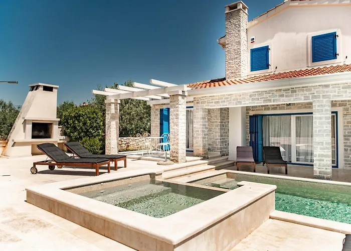 Torre Iii * Tar-Vabriga