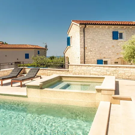 Torre Iii * Tar-Vabriga